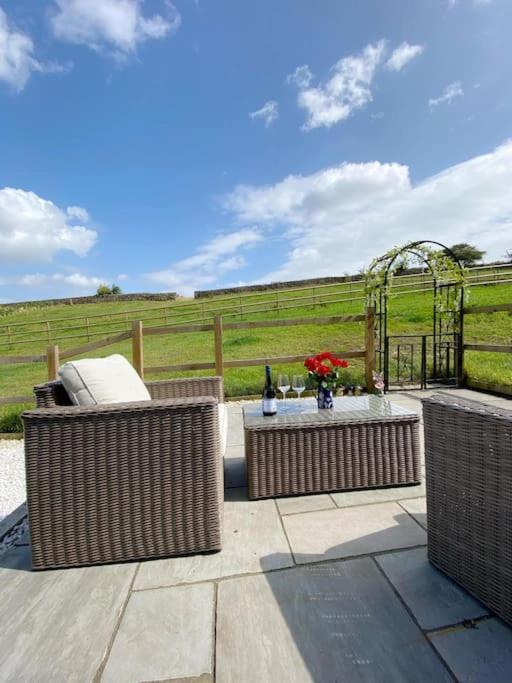 فيلا Luxury Detached Peak District Stone Barn - Dog Friendly Hazelwood المظهر الخارجي الصورة