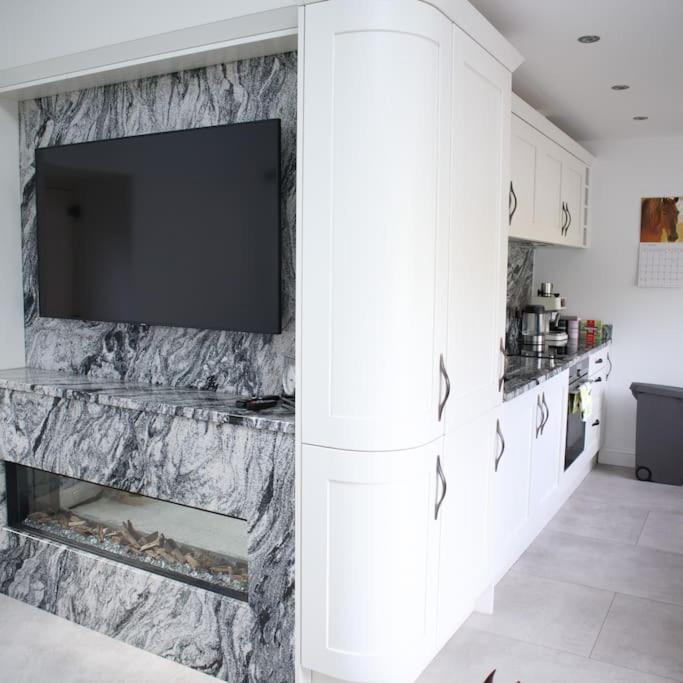 فيلا Luxury Detached Peak District Stone Barn - Dog Friendly Hazelwood المظهر الخارجي الصورة